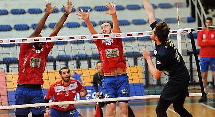 Ο Φοίνικας έβαλε «φωτιά» στην κορυφή