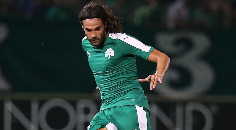 Ευχές με «θερμό» φιλί από τον Σάντσεθ (pic)