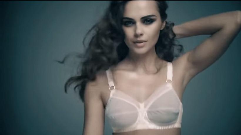 H πρώην του Τζάστιν Μπίμπερ είναι πύραυλος! (pics-video)