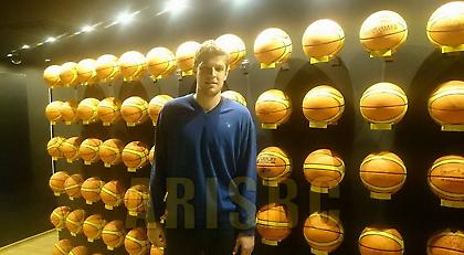 Στην «οικογένειά» του ο Βεζένκοφ (pic)