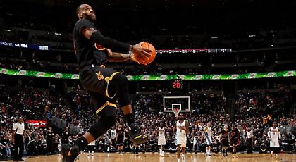 Το Top 10 του εορτάζοντα Λεμπρόν Τζέιμς από το 2015