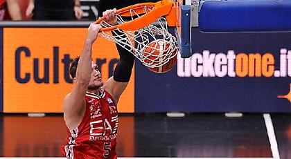 Επίδειξη δύναμης από την Αρμάνι