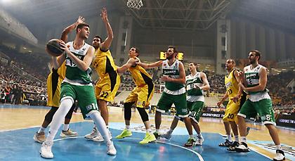 Θρίαμβος του Παπαγιάννη και της εξέδρας