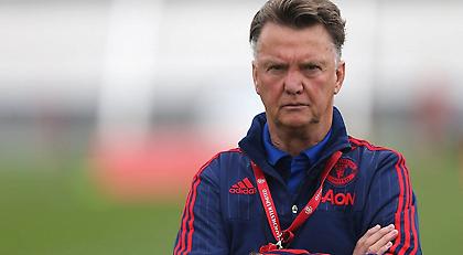 Τα χώνει και η Adidas στον Φαν Χάαλ