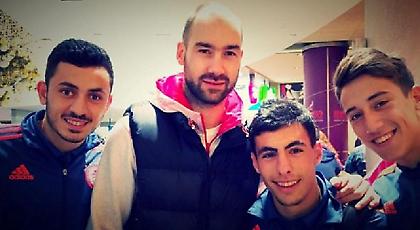 «Ερυθρόλευκη» συνάντηση στο αεροδρόμιο (Pics)