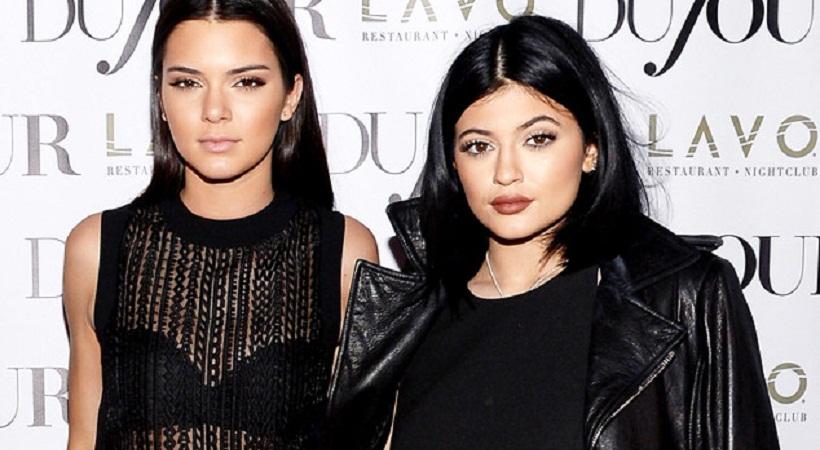 Η σέξι σέλφι των αδερφών Τζένερ (pics)