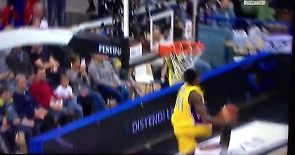 Κάρφωμα-τιμή στον Κόμπι στο ιταλικό All Star Game (video)