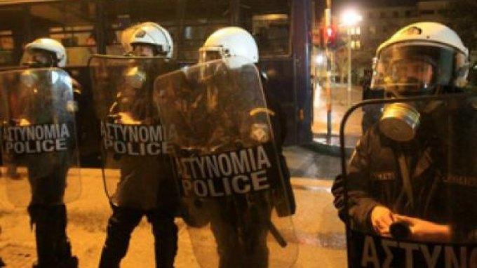 Βίντεο από τα επεισόδια οπαδών Ολυμπιακού-ΑΕΚ