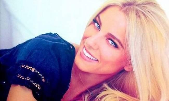 Πάνω στο τραπέζι με την Δούκισσα Νομικού