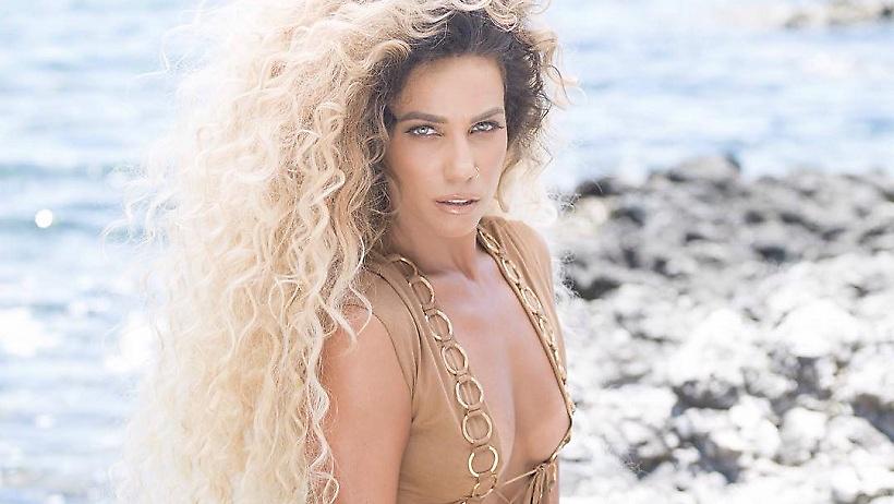 Κατερίνα Στικούδη: «Σας αγαπάω»! (pics)