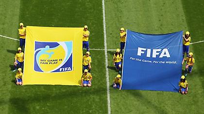 «Καμπάνες» από τη FIFA για ομοφοβικά συνθήματα
