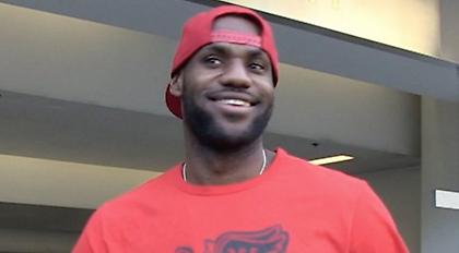 Ο ΛεΜπρον Τζέιμς γίνεται παρουσιαστής εκπομπής!