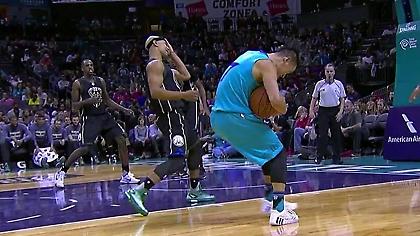 Το μαλλί του Τζέρεμι Λιν τραυμάτισε αντίπαλο