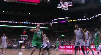 «Χούφτωσε» αντίπαλο ο Πατσούλια!