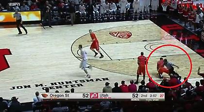 Έκανε… τάκλιν στον διαιτητή. Στο μπάσκετ! (video)