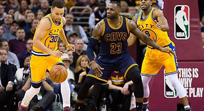 Έβαλαν τον Λεμπρόν να… προσκυνήσει!