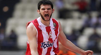 Κώστα τα… σπας, στο πόδι ο Πειραιάς