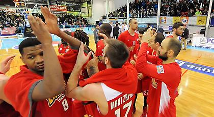 Αποθέωση του Ολυμπιακού στην Ρόδο (pic)