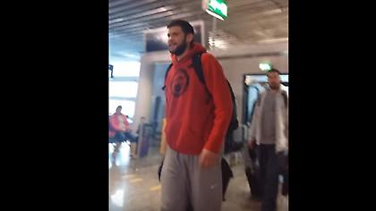 Μπήκε στο αεροπλάνο και έρχεται ο Παπανικολάου (video)