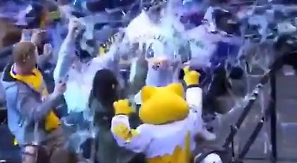 «Ντου» με σπρέι σε οπαδό των Γκρίζλις στο γήπεδο των Νάγκετς (video)