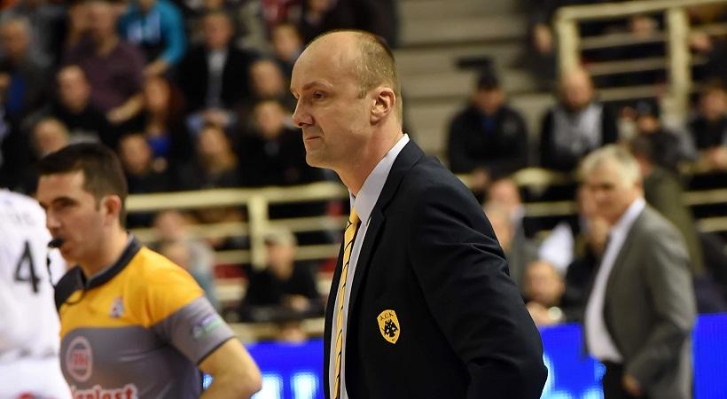 Ζντοβτς: «Φαβορί μόνο στα χαρτιά»