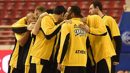 Κομπλέ η ΑΕΚ