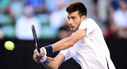 Με τα χίλια ζόρια ο Τζόκοβιτς