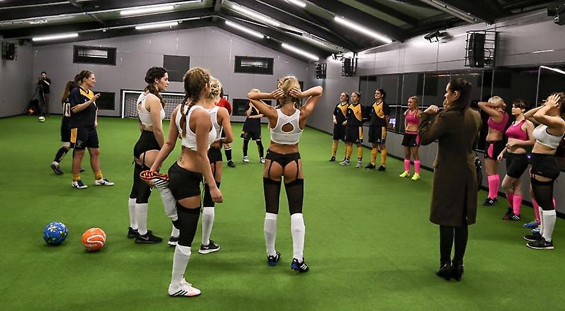 «Πόρτα» στο γυναικείο πρωτάθλημα με εσώρουχα από την FA (pics)