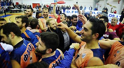 Και πώς να μην ανέβει ο Φάρος;