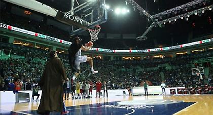 Κάρφωμα α λα Star Wars στο τουρκικό All Star Game (video)