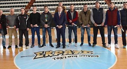 Με επίσημους έκοψε την πίτα του ο Απόλλων Πατρών