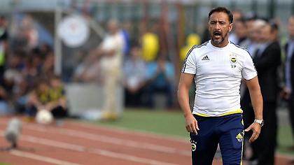 Έξαλλος με δημοσιογράφο ο Περέιρα, έφυγε από τη συνέντευξη Τύπου (video)