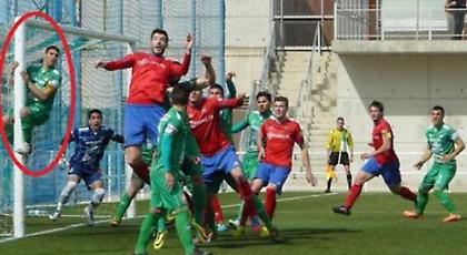 Αυτό θα πει «κρεμάστηκαν από τα δοκάρια»! (pic)