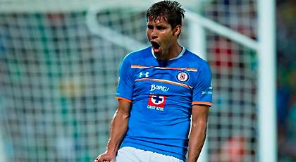 «Κόλλησε» γκολάρα ο Μπενίτες του Ολυμπιακού (video)