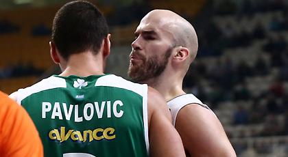 Υπόκλιση Καλάθη σε Πάβλοβιτς