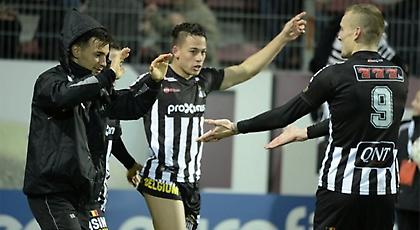 Με τη «βοήθεια» του Νίνη νίκησε η Σαρλερουά (video)