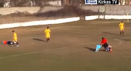 Ο σκόρερ γκρέμισε τον διαιτητή (video)