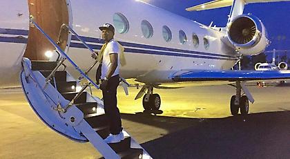 Ο Μεϊγουέδερ μάς δείχνει το ιπτάμενο παλάτι του (video)