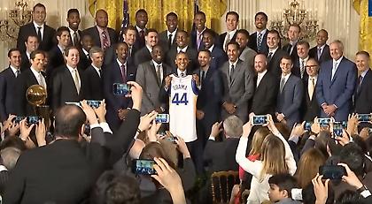 Το τρολάρισμα του Ομπάμα στους Γουόριορς (video)