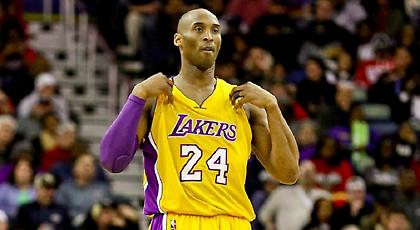 Η τριποντάρα και η χειρονομία του Κόμπι