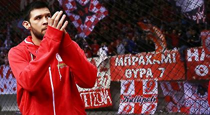 Η αποθέωση του Παπανικολάου στο ΣΕΦ (video)