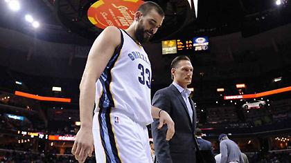 Σοκ με Μαρκ Γκασόλ! Υπέστη κάταγμα στο δεξί πόδι