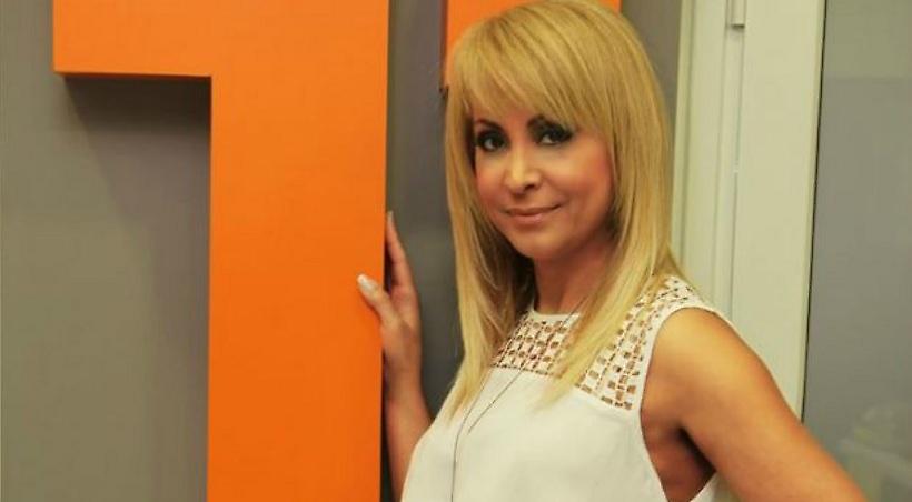 Η καυτή φωτογράφιση της Τέτας Καμπουρέλη! (pics-vids)