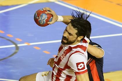 «Υποκλίθηκε» ο Φίλιππος