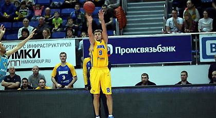 Ακόμη βάζει τρίποντα ο Βιάλτσεφ (video)