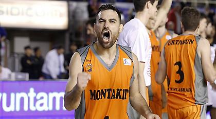 Ανανέωσε με Φουενλαμπράδα ο Πόποβιτς