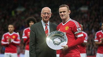 Εξέδρα του «Ολντ Τράφορντ» παίρνει το όνομα του Σερ Μπόμπι Τσάρλτον