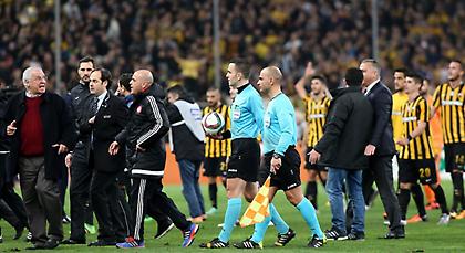 Γελάει ο κόσμος...