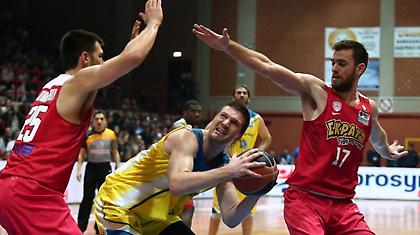 «Ξύπνησε» και... τσάκισε κόκαλα!