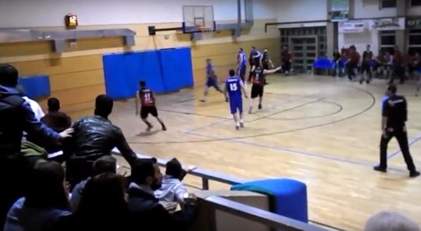 Έντρομοι οι φίλαθλοι σε γήπεδο μπάσκετ στην Αρχαία Ολυμπία την ώρα του σεισμού (video)